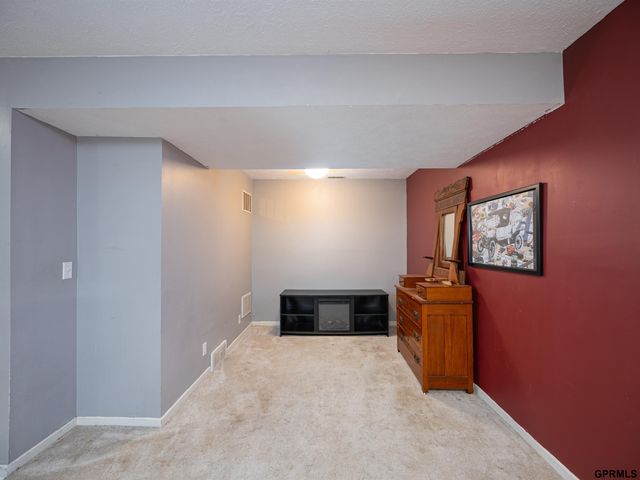 7905 Bauman Avenue, Omaha, NE 68122