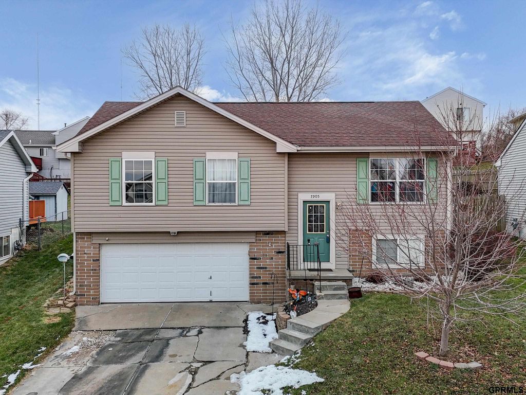 7905 Bauman Avenue, Omaha, NE 68122