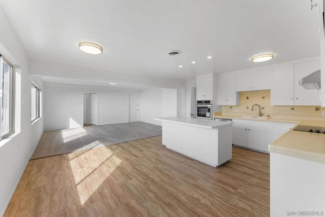5995 La Jolla Corona, La Jolla, CA 92037