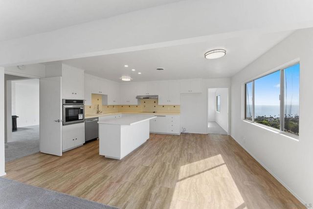5995 La Jolla Corona, La Jolla, CA 92037