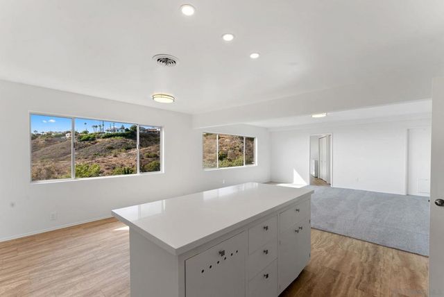 5995 La Jolla Corona, La Jolla, CA 92037