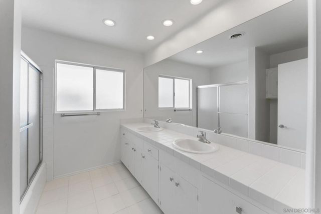5995 La Jolla Corona, La Jolla, CA 92037