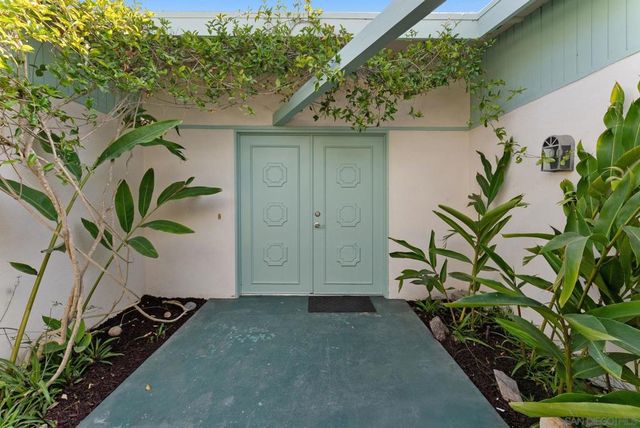 5995 La Jolla Corona, La Jolla, CA 92037