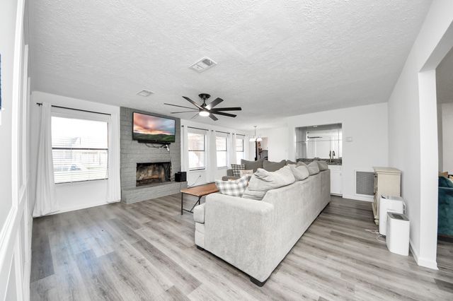 10119 Sageglow Drive, Houston, TX 77089