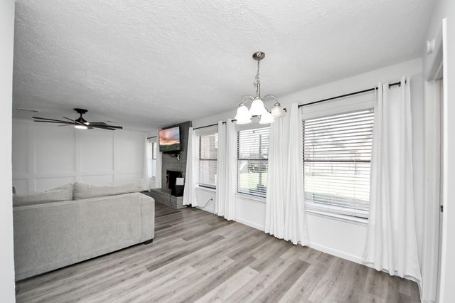 10119 Sageglow Drive, Houston, TX 77089