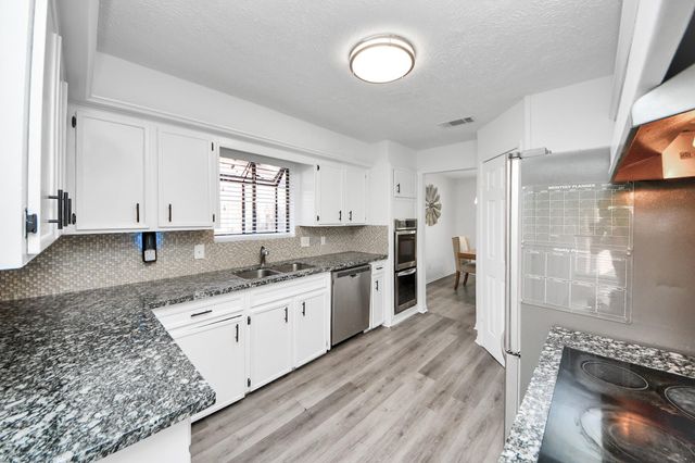 10119 Sageglow Drive, Houston, TX 77089