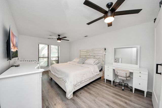 10119 Sageglow Drive, Houston, TX 77089