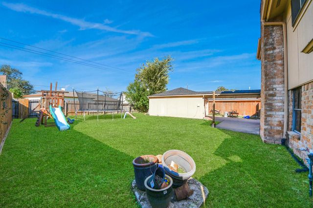 10119 Sageglow Drive, Houston, TX 77089