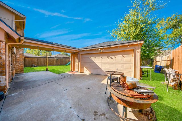 10119 Sageglow Drive, Houston, TX 77089