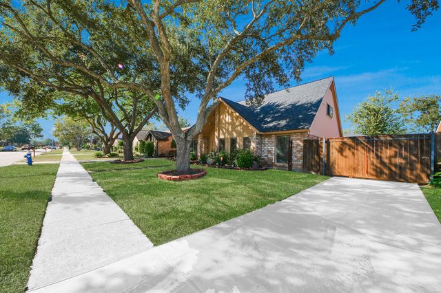 10119 Sageglow Drive, Houston, TX 77089