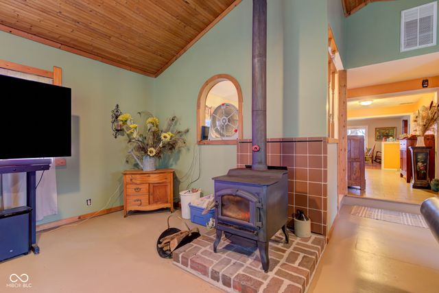 977 W 400 S, Tipton, IN 46072