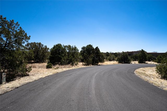 151 Graythorn Drive, Santa Fe, NM 87506