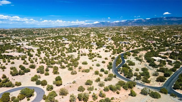 151 Graythorn Drive, Santa Fe, NM 87506