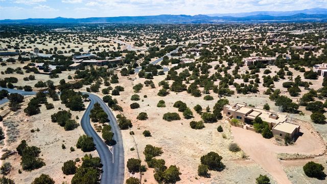 151 Graythorn Drive, Santa Fe, NM 87506