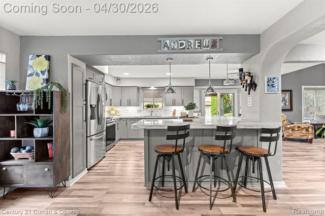 15225 Heatherwood, Southgate, MI 48195