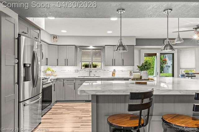 15225 Heatherwood, Southgate, MI 48195