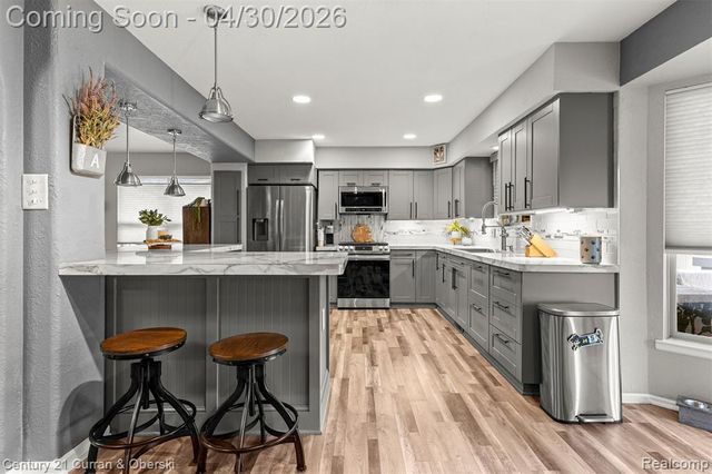 15225 Heatherwood, Southgate, MI 48195