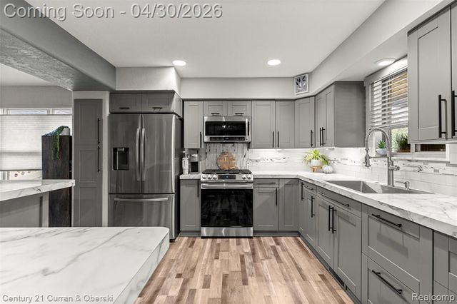 15225 Heatherwood, Southgate, MI 48195