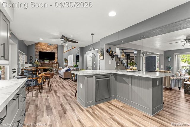 15225 Heatherwood, Southgate, MI 48195