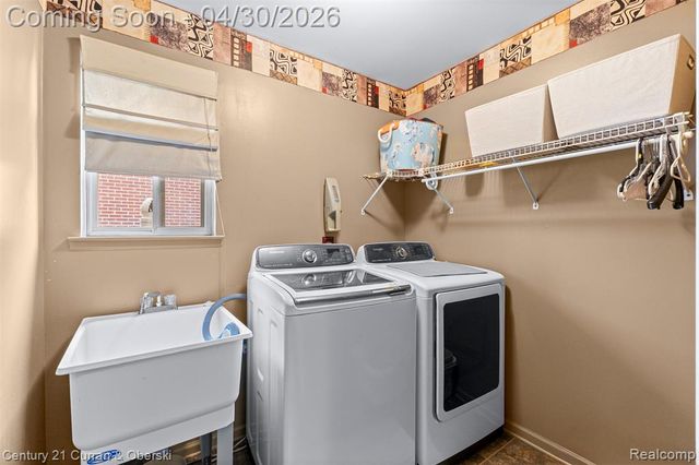 15225 Heatherwood, Southgate, MI 48195