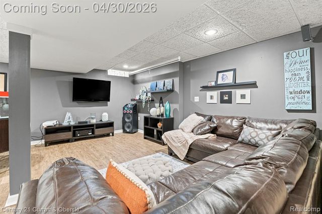 15225 Heatherwood, Southgate, MI 48195