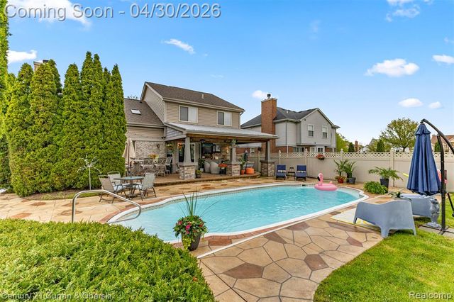 15225 Heatherwood, Southgate, MI 48195