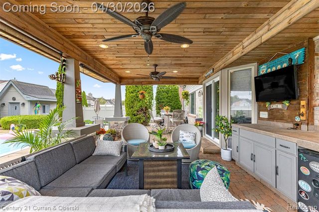 15225 Heatherwood, Southgate, MI 48195