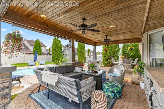 15225 Heatherwood, Southgate, MI 48195