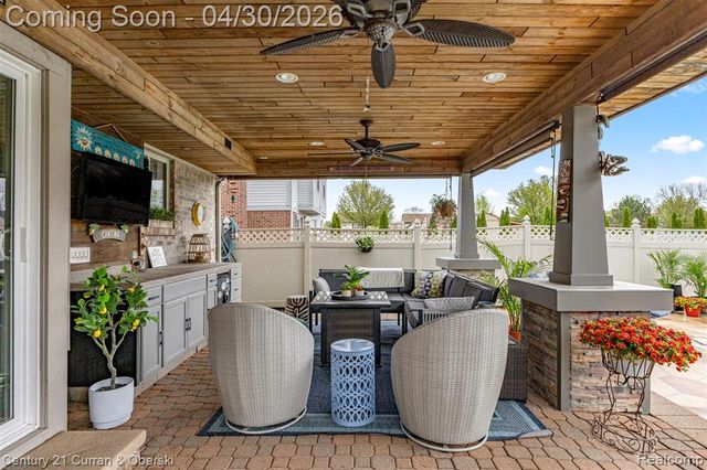 15225 Heatherwood, Southgate, MI 48195