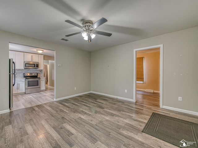 13023 S Dixie Highway, La Salle, MI 48145