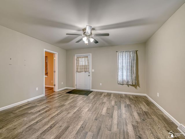 13023 S Dixie Highway, La Salle, MI 48145