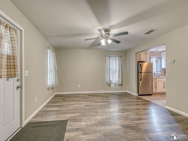 13023 S Dixie Highway, La Salle, MI 48145