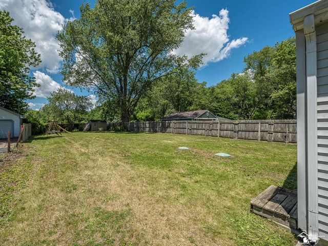 13023 S Dixie Highway, La Salle, MI 48145