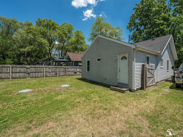 13023 S Dixie Highway, La Salle, MI 48145
