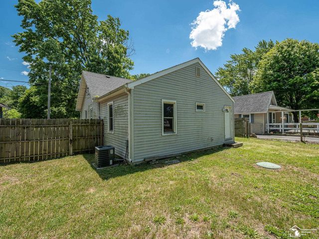 13023 S Dixie Highway, La Salle, MI 48145