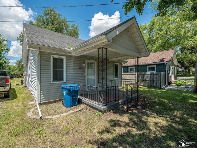 13023 S Dixie Highway, La Salle, MI 48145