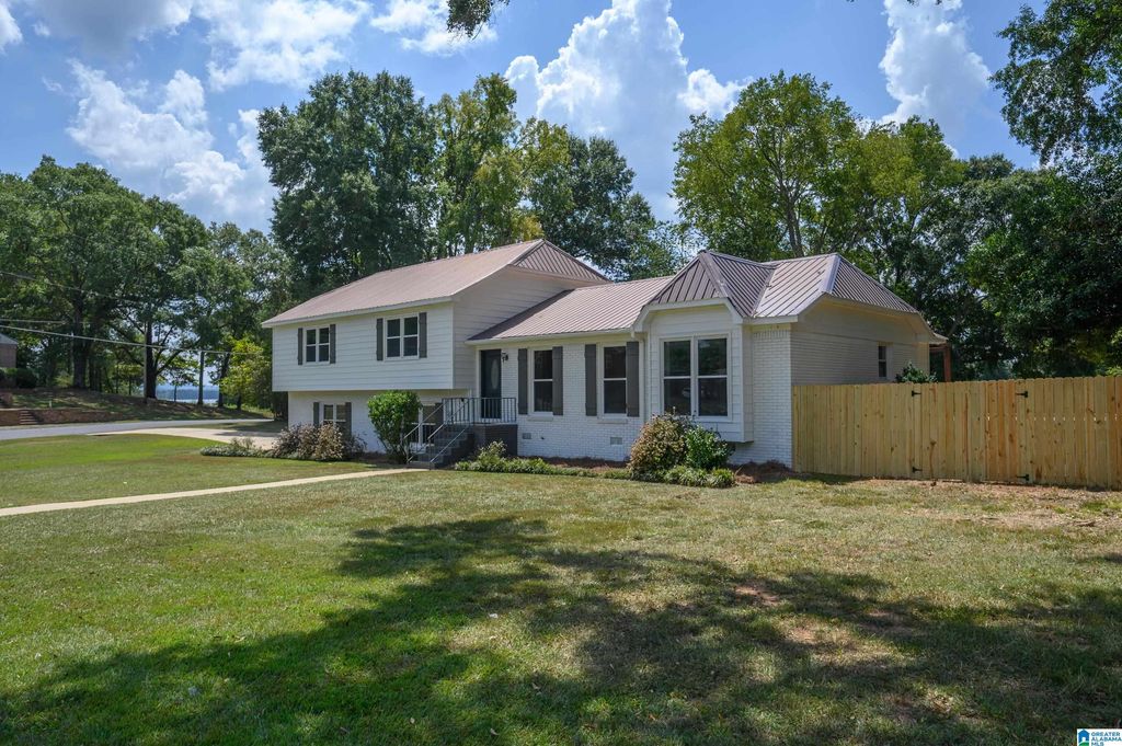 111 DOGWOOD TRAIL, Pell City, AL 35128