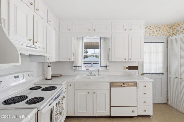 5262 Southern Pkwy, Louisville, KY 40214