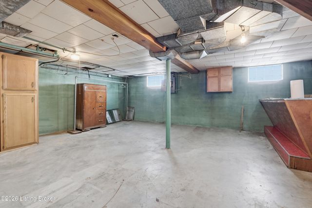 5262 Southern Pkwy, Louisville, KY 40214