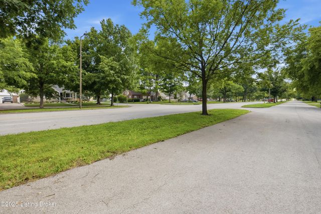 5262 Southern Pkwy, Louisville, KY 40214