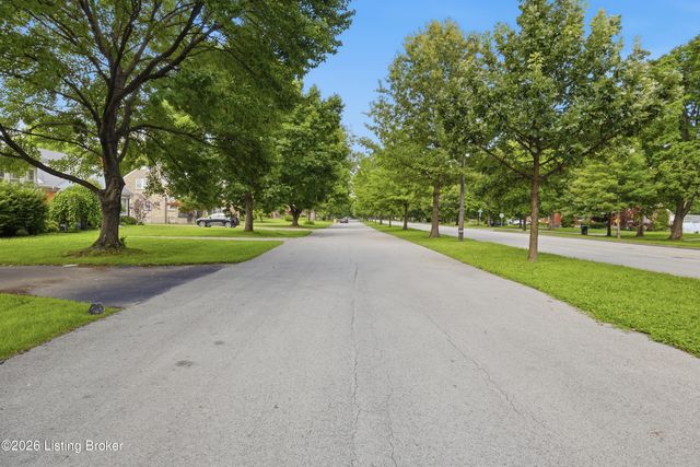 5262 Southern Pkwy, Louisville, KY 40214