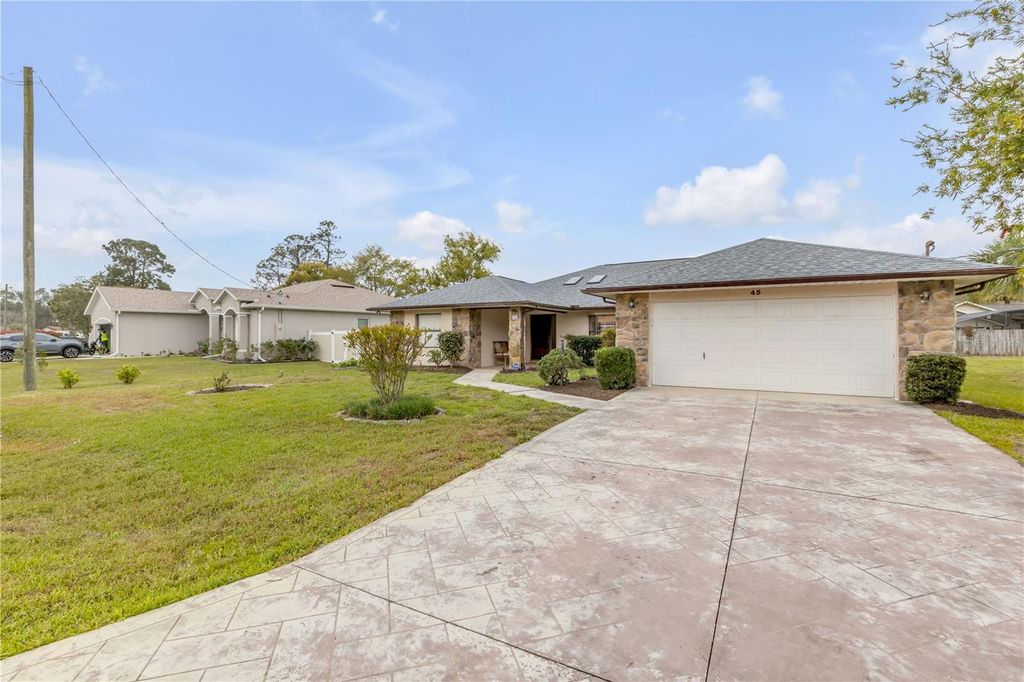 Image 3 of property listing at 45 WEBSTER LANE, Palm Coast, FL 32164