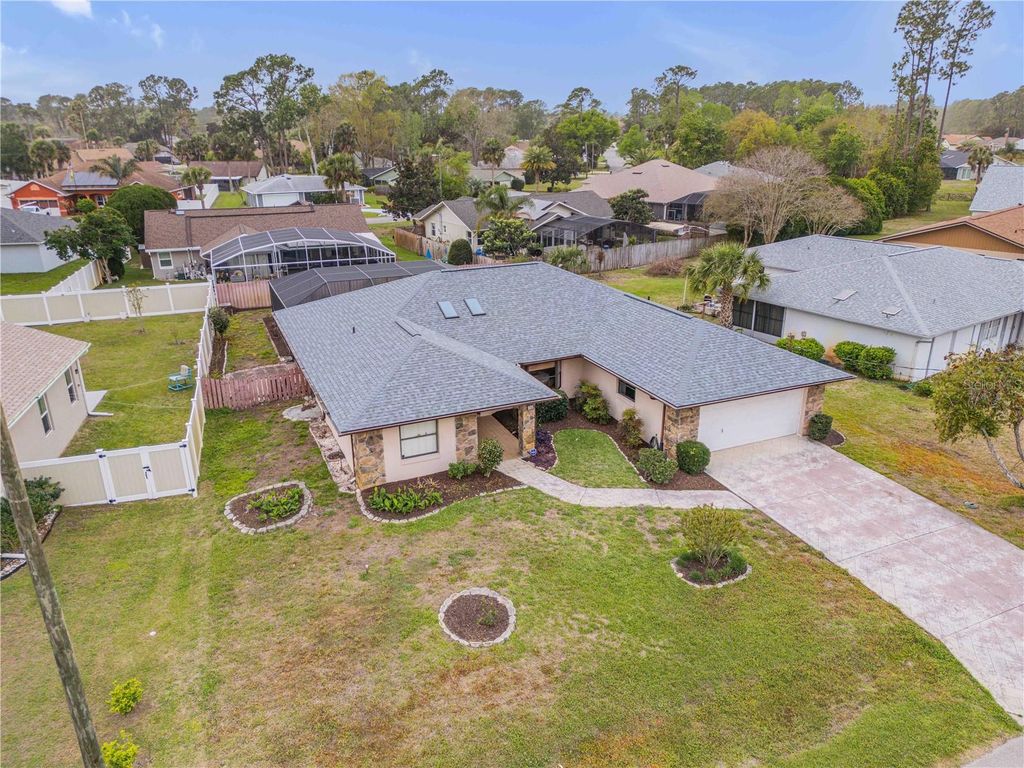Image 32 of property listing at 45 WEBSTER LANE, Palm Coast, FL 32164