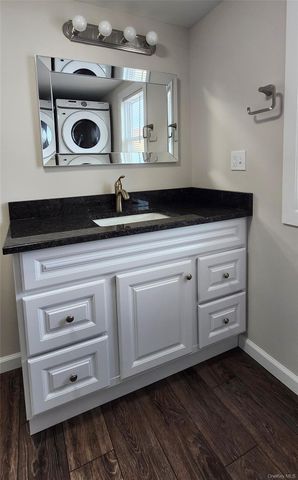 86 Lincoln Avenue, Holbrook, NY 11741