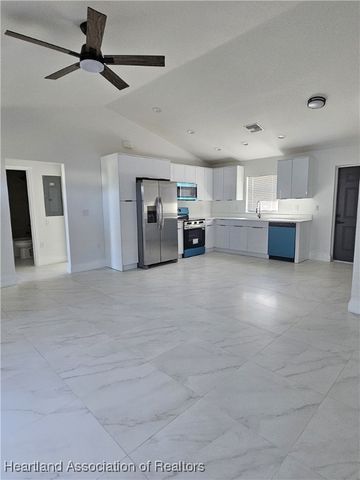 211 Islamorada Street NE, Lake Placid, FL 33852