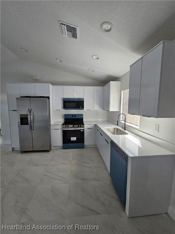 211 Islamorada Street NE, Lake Placid, FL 33852