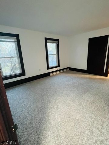 2 Clove Ave, Sussex Boro, NJ 07461