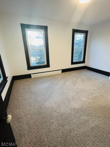 2 Clove Ave, Sussex Boro, NJ 07461