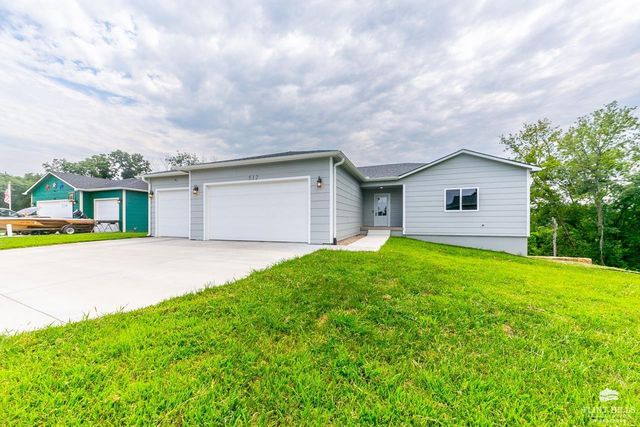 312 Snyder Drive, St. George, KS 66535