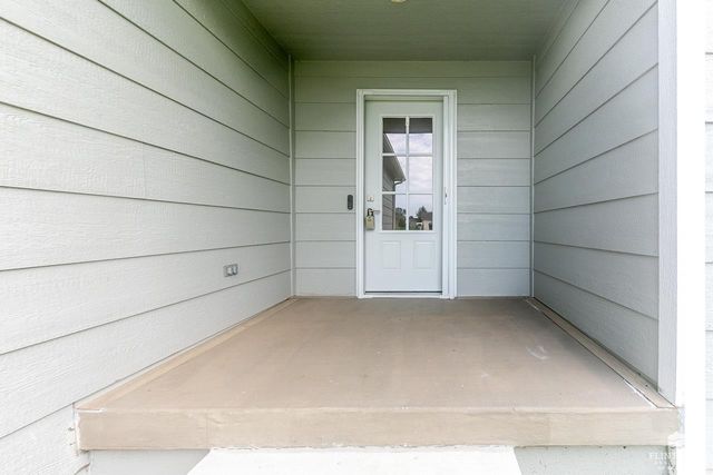 312 Snyder Drive, St. George, KS 66535